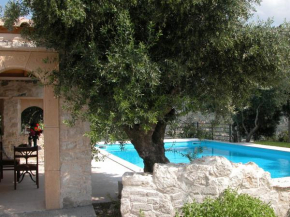 Sprawling Vlilla in Malades